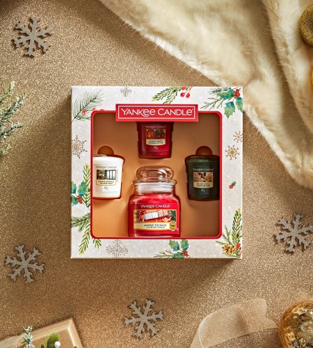 Yankee Candle 1 Small Jar And 3 Votive Christmas Gift Set