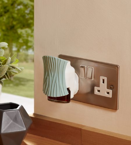 Yankee Candle New Scent Plug Signature Wave
