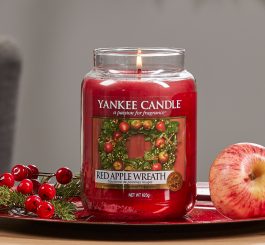 Yankee Candle Large Jar Red Apple Wreath