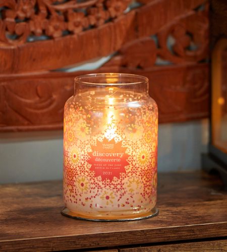 Yankee Candle Scent Of The Year Large Jar - Image 4